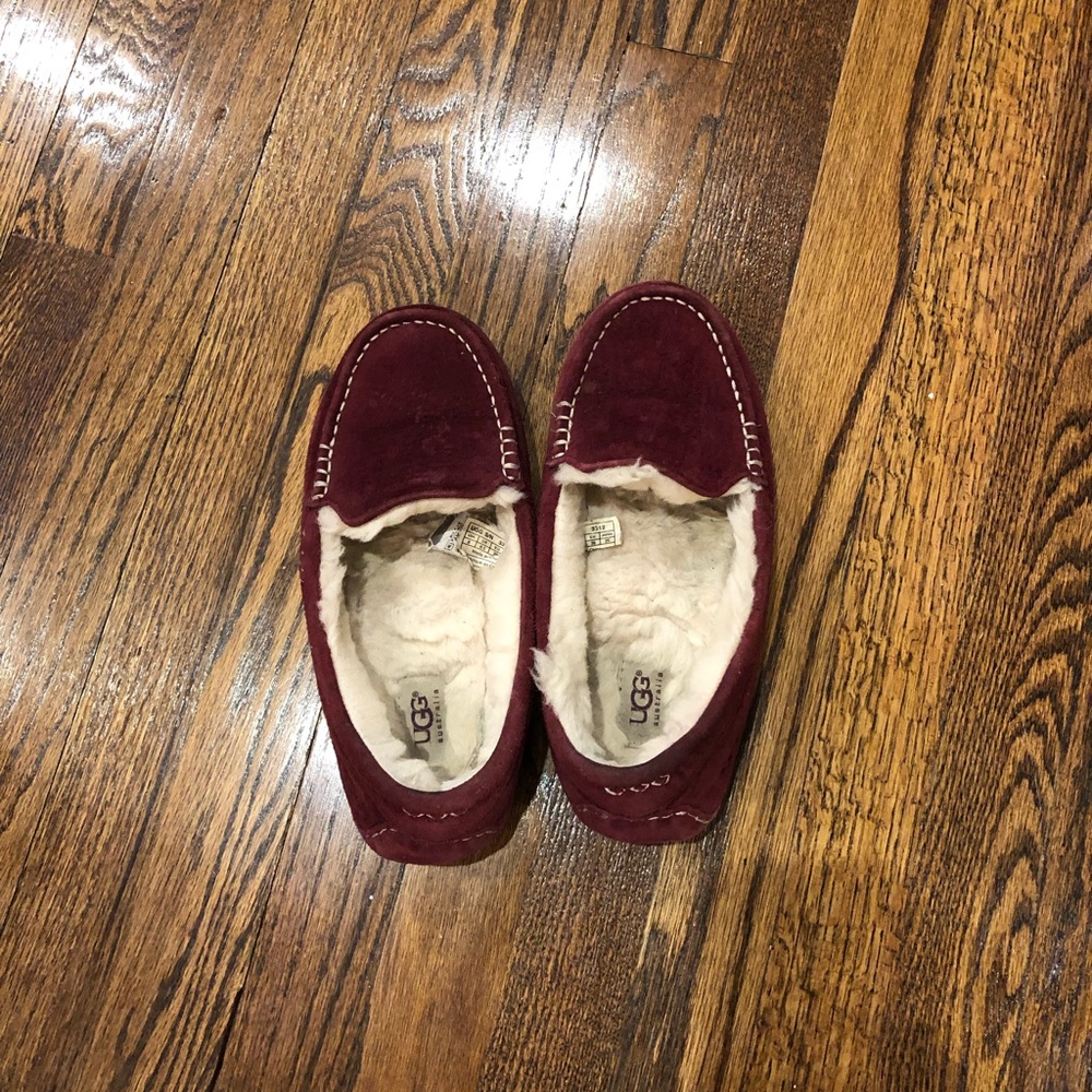 Women’s UGG Moccasins Burgundy